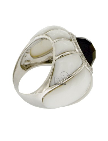 Oval ring with stones...